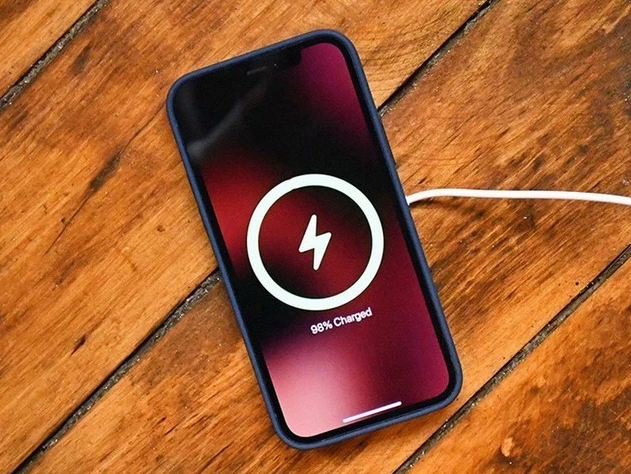 东阁镇苹果手机维修分享iPhone 12可以随便充电吗 